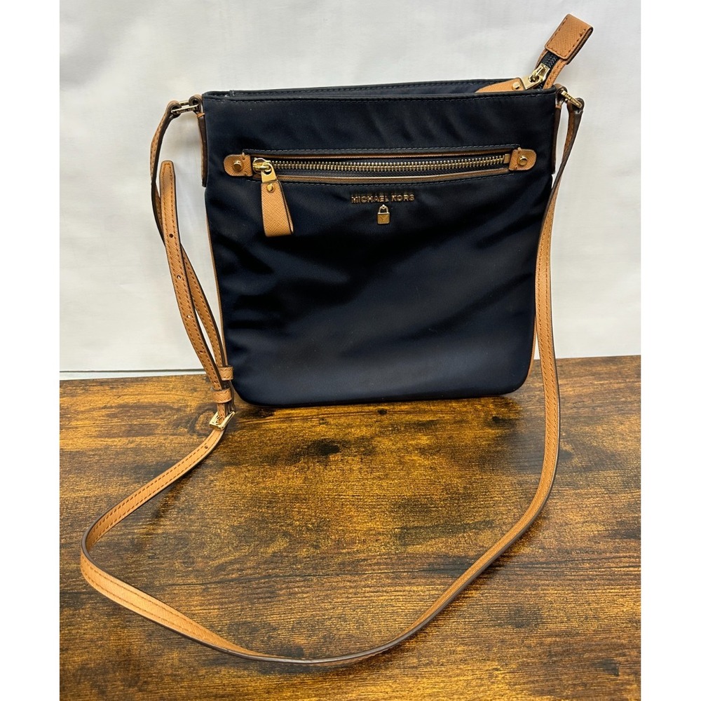 Michael Kors Kelsey Navy Nylon Crossbody Bag Gold Tone Hardware Adjustable Strap - Picture 15 of 15